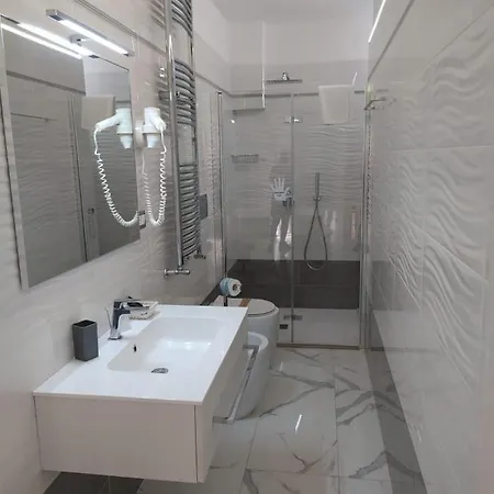 Grand Paradise Hotel 4*